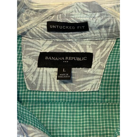 Banana Republic Untucked Fit Cotton Tropical Gauze Shirt Size Large Button Up - Picture 5 of 8